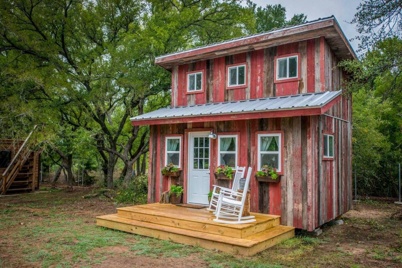 Cozy Cabin Little Red Hen 12 Min To Magnolia Уэйко Экстерьер фото