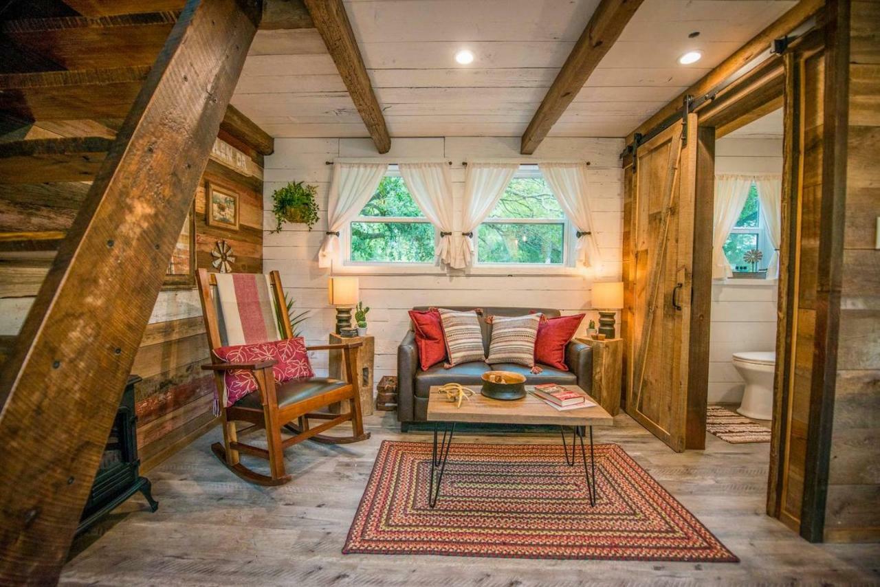 Cozy Cabin Little Red Hen 12 Min To Magnolia Уэйко Экстерьер фото