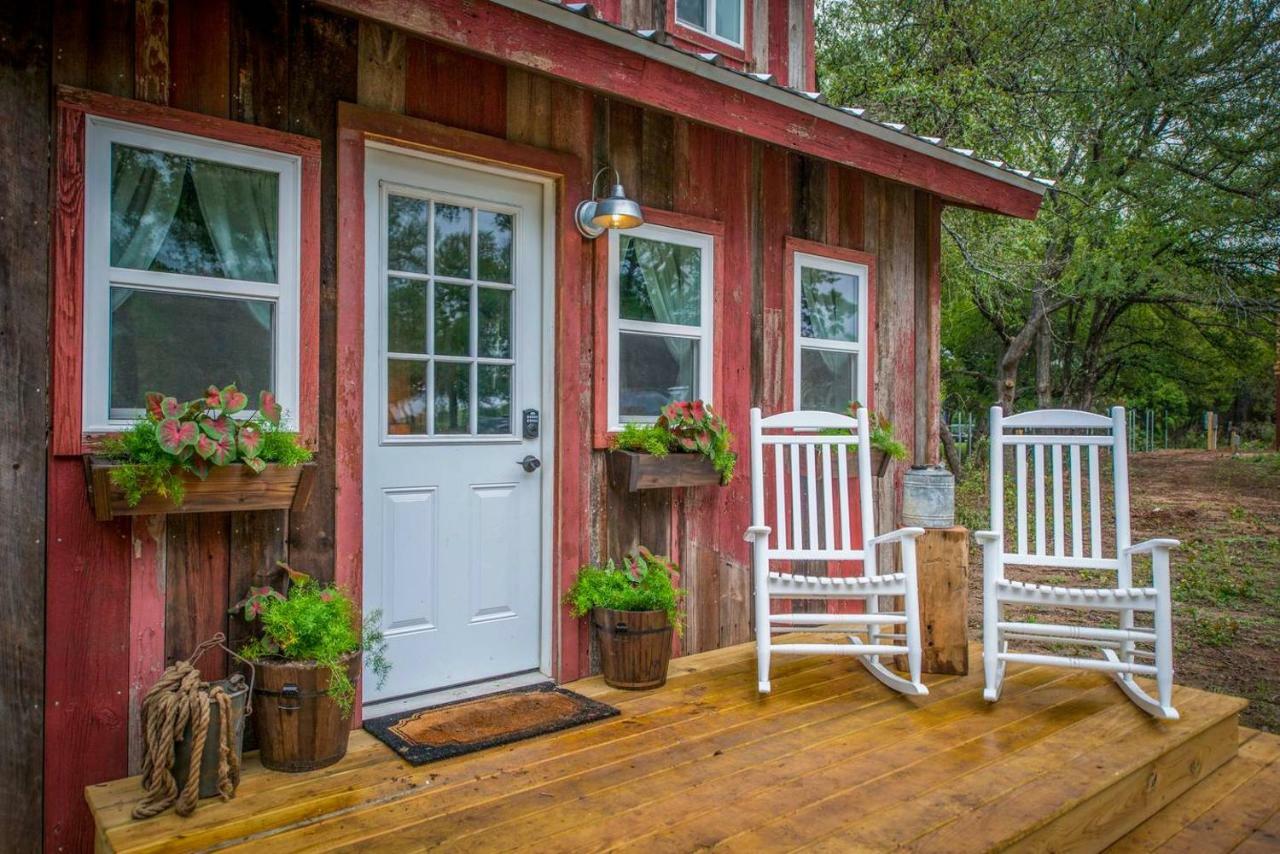 Cozy Cabin Little Red Hen 12 Min To Magnolia Уэйко Экстерьер фото